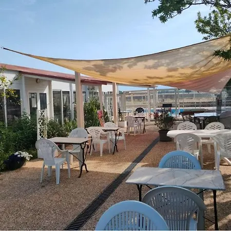 Camping, Mobil Equipe Proche Du De Croix Et Des Gorges Du Verdon Campingplads
