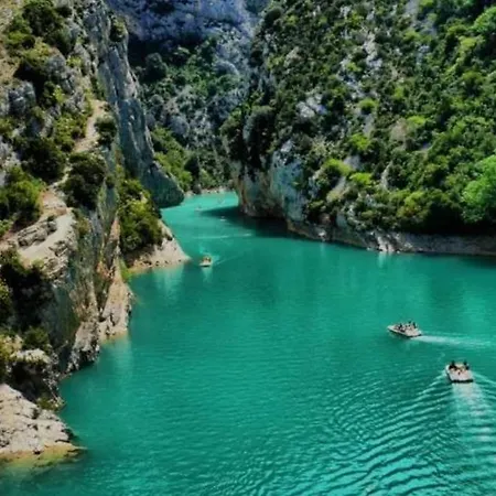 Campingplads Camping, Mobil Equipe Proche Du De Croix Et Des Gorges Du Verdon