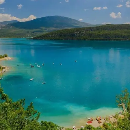 Campingplads Camping, Mobil Equipe Proche Du De Croix Et Des Gorges Du Verdon