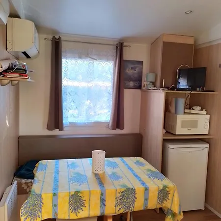 Camping, Mobil Equipe Proche Du De Croix Et Des Gorges Du Verdon Sainte-Croix-de-Verdon