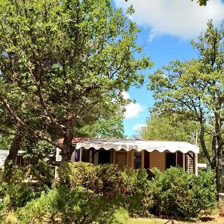 Camping, Mobil Equipe Proche Du De Croix Et Des Gorges Du Verdon
